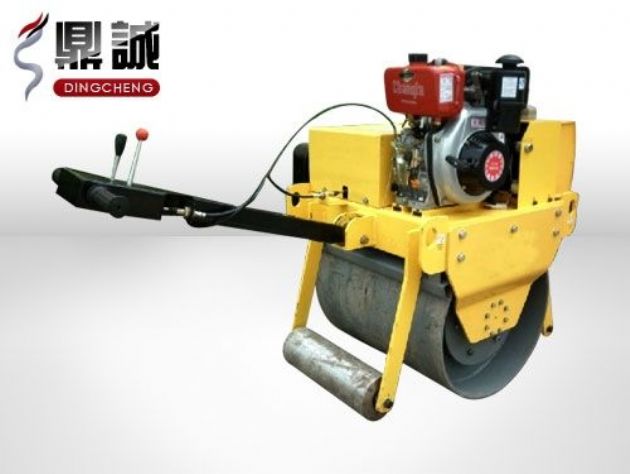 點擊查看詳細信息<br>標題：重型手扶式單鋼輪壓路機 閱讀次數：13417
