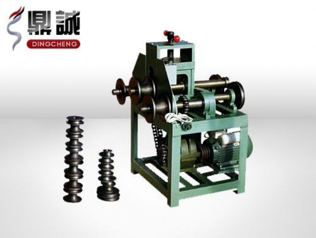 點擊查看詳細信息<br>標題：立式多功能滾動式彎管機 閱讀次數(shù)：5212