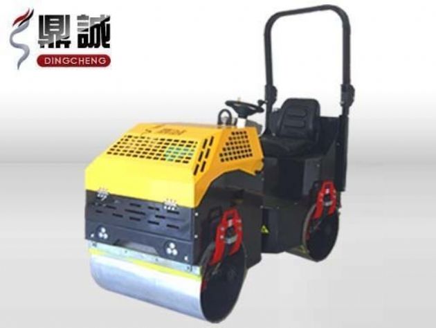 點擊查看詳細信息<br>標題：1噸全液壓振動壓路機 閱讀次數：14476